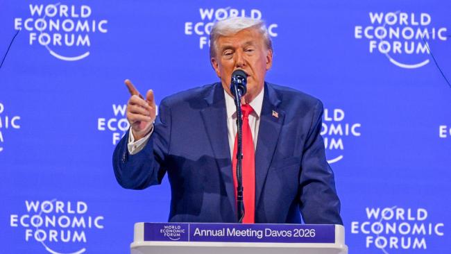 Donald Trump pronáší projev během výročního zasedání Světového ekonomického fóra v Davosu ve Švýcarsku