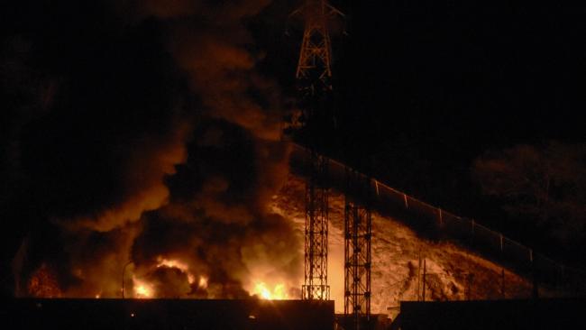 Snímky ukazují výbuchy na základně Fuerte Tiuna