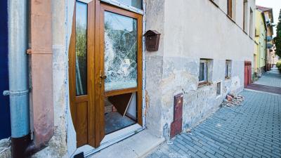 Dům Tomáše Jiřikovského v Břeclavi po policejním zásahu, 15. 8. 2025