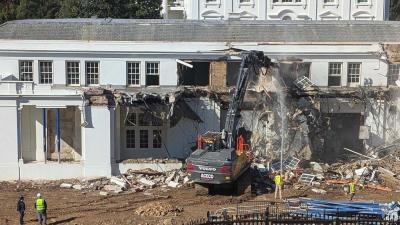 Záběry rekonstrukce východního křídla Bílého domu