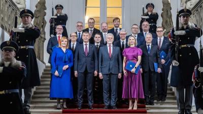 Zleva Robert Plaga (ANO), Alena Schillerová (ANO), Oto Klempíř (za Motoristy), Lubomír Metnar (ANO), Andrej Babiš (ANO), Boris Štastný (Motoristé), Petr Macinka (Motoristé), Jeroným Tejc (za ANO), Petr Pavel, Adam Vojtěch (ANO), Karel Havlíček (ANO), Zuzana Mrázová (ANO), Martin Šebestyán (za SPD), Ivan Bednárik (za SPD), Jaromír Zůna (za SPD) a Aleš Juchelka (ANO).