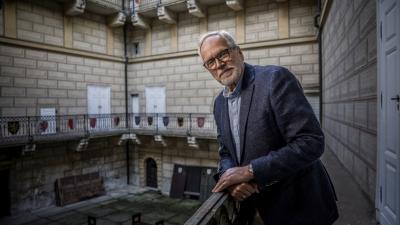 František Kinský jako průvodce seriálem Modrá krev